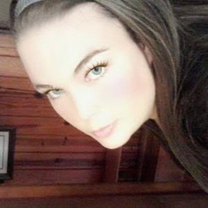 Meet your Posher, Cassandra